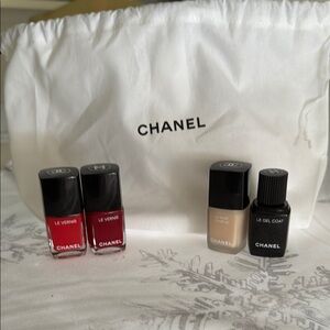 Chanel nail color w bag